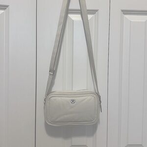 🤍NEW Lululemon Crossbody Bag